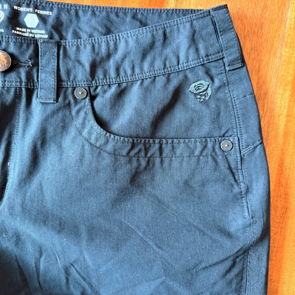Mountain Hard Wear Women's Black Hiking Shorts Size 6 - Picture 3 of 6